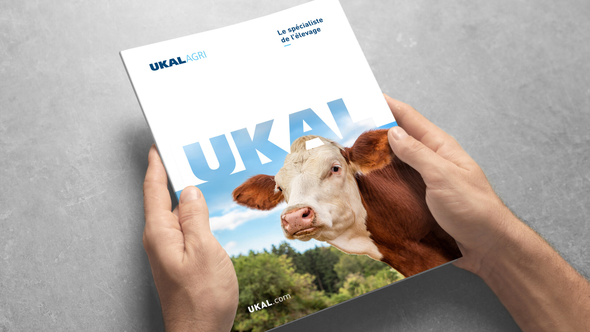 Brochure institutionnelle pour la marque UKAL Élevage.